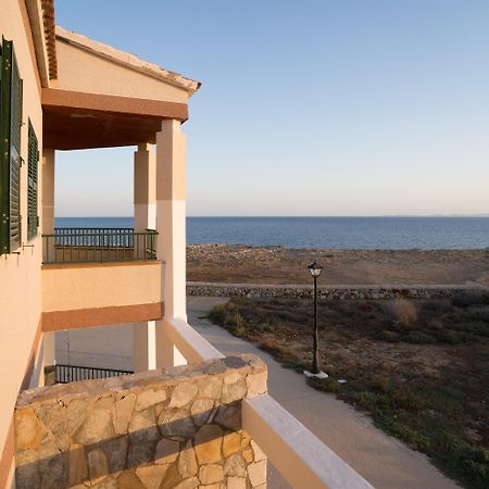 Apartamentos Moon Dreams Cabo De Banos Cala'N Blanes  Exterior photo